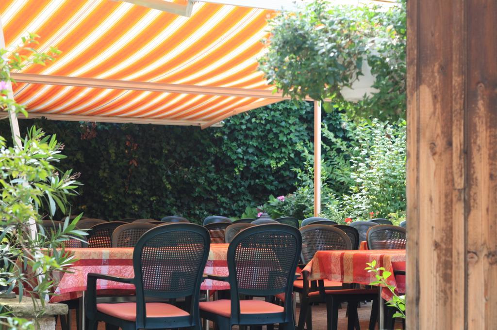 Gasthaus Zur Sonne Aesch  Exterior foto